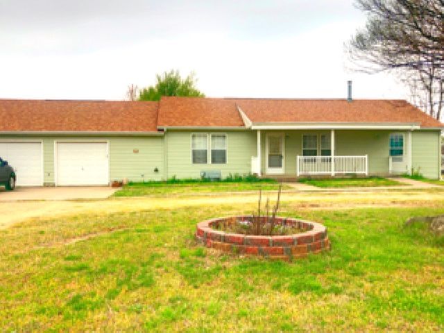 1st image of 2215 Crestline Dr