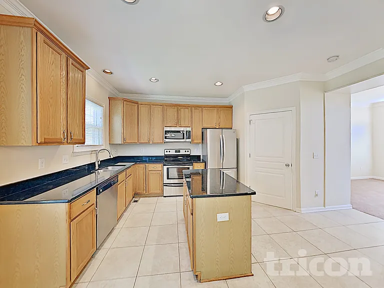 1267 Buckingham Cir — Photo 5