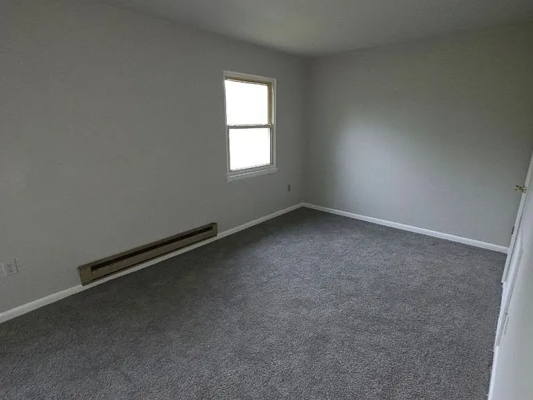 1090 Williamsburg Rd — Photo 14