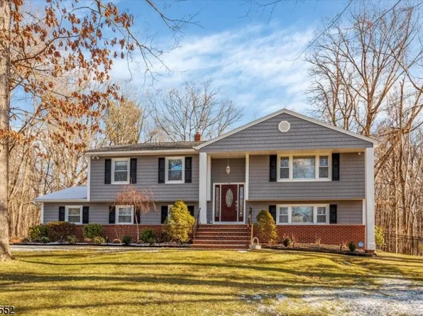 9 Cathy Pl, Roxbury Twp., NJ 07876