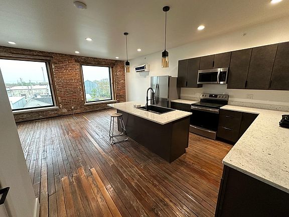 2nd image of 117 N Broadway St #7