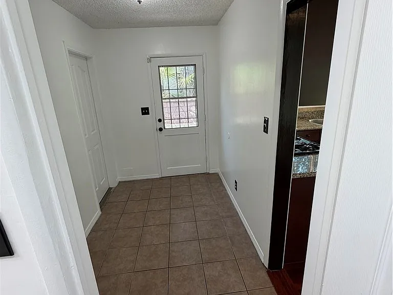 12291 Hampton Ave — Photo 19