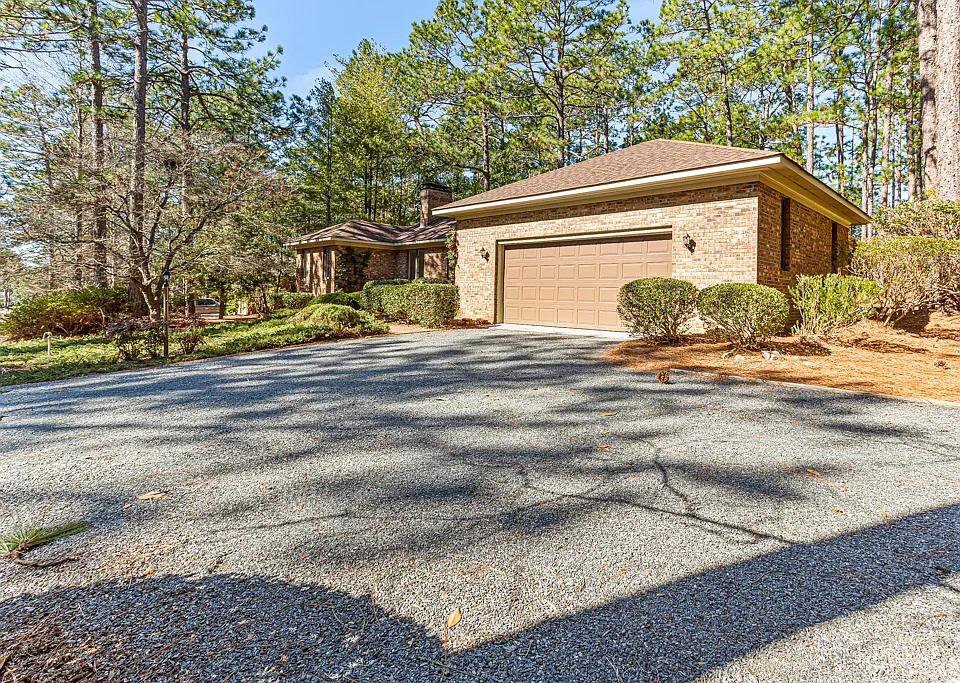 45 SW Lake Forest Dr