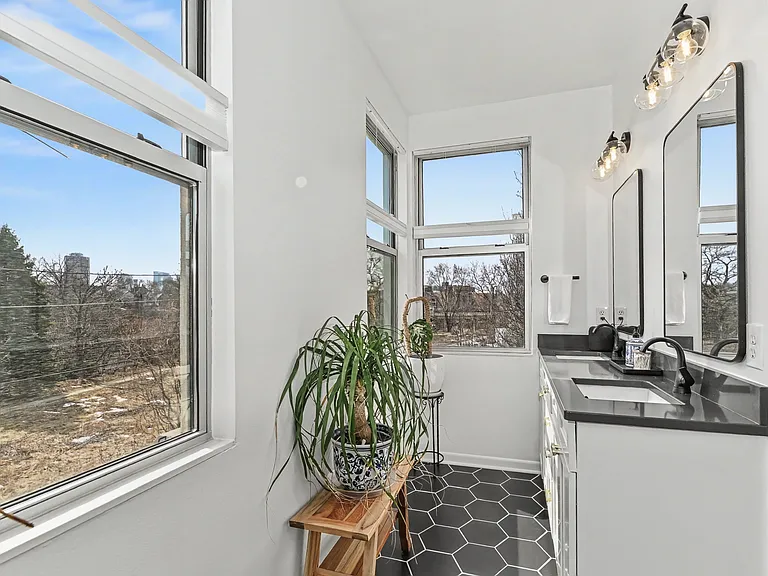 2175 N Riverboat Rd — Photo 30