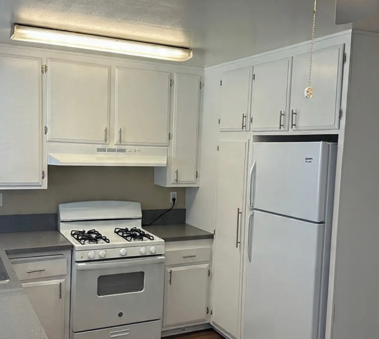 2 bed, 900 sqft, $2,600 — Photo 1
