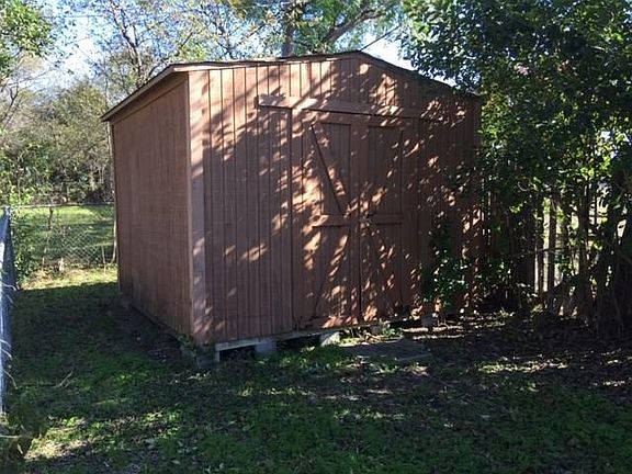 5th image of 7805 Ewing Ave