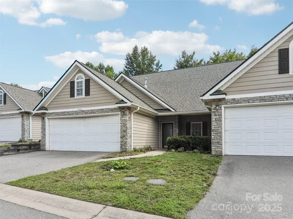 888 W Pointe Dr, Asheville, NC 28806