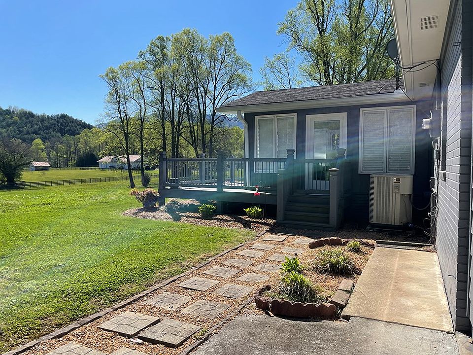 2nd image of 425 Nuna Junaluska Rd