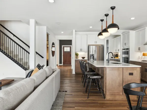 9524 Timber Ter, Victoria, MN 55386