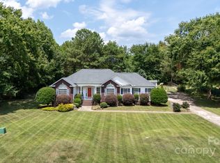 1418 Stonebriar Ln, Clover, SC 29710