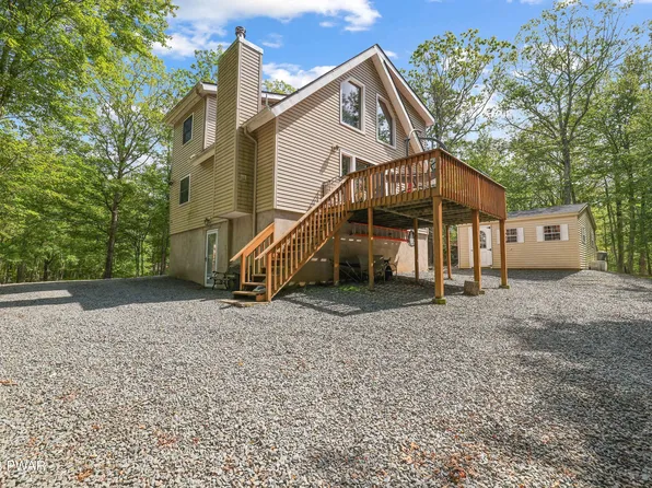 124 Maple Leaf Rd, Lackawaxen, PA 18435
