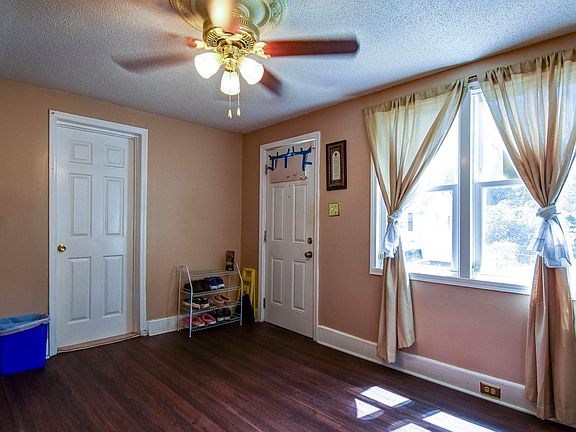 5th image of 3529 Beaumont Ave