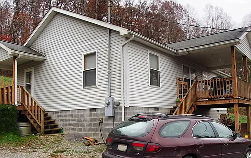 461 Elliott Ave Photo 1