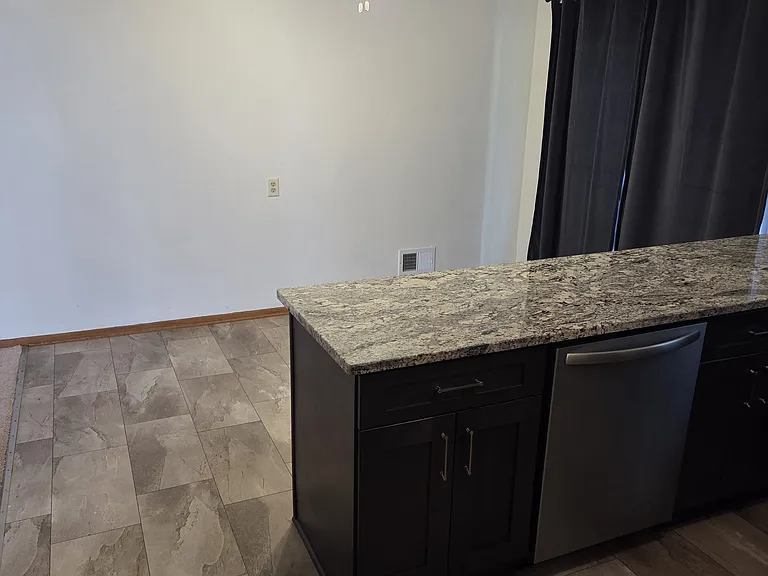 417 Gascoigne Dr #417 — Photo 1