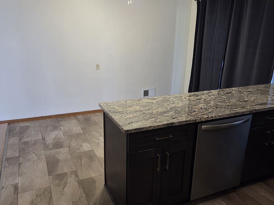 1st image of 417 Gascoigne Dr #417