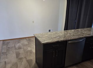 417 Gascoigne Dr #417, Waukesha, WI 53188