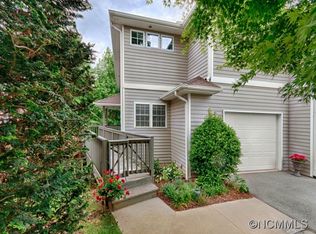 93 Farm Ln, Mills River, NC 28759