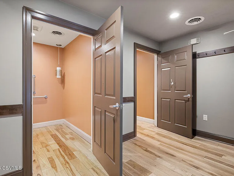 494 Mill St — Photo 13