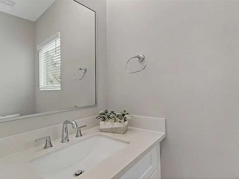 238 Julia St #C — Photo 12