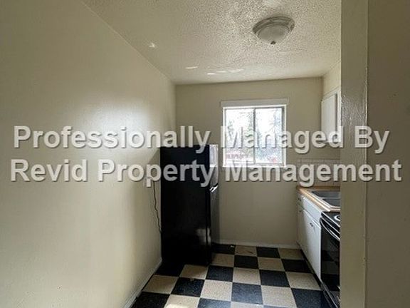 3rd image of 1431 Latham St #4