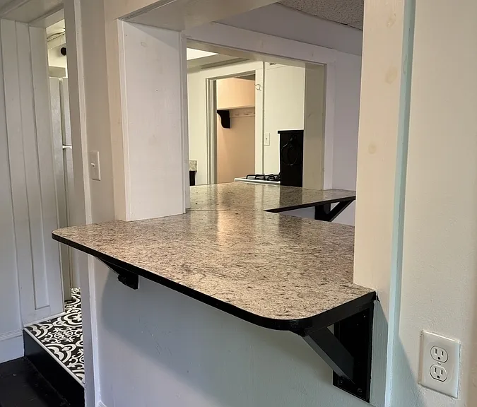 1021 W End Blvd #4 — Photo 5