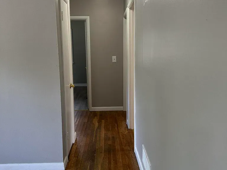 1072 Hudson Ave — Photo 8