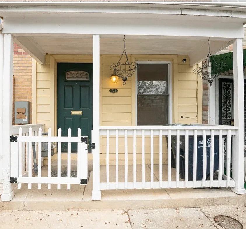 2 bed, 1.5 bath, 877 sqft, $2,500 — Photo 1