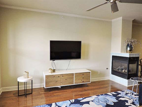 4th image of 2800 Sandage Ave #303