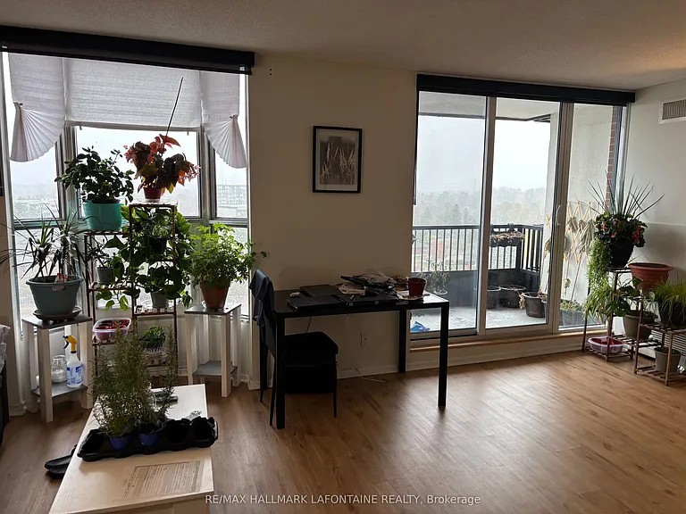2951 Riverside Dr #905 — Photo 6