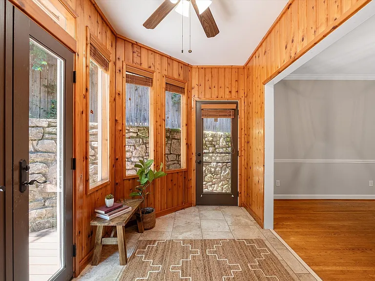 108 Colony Ct — Photo 8