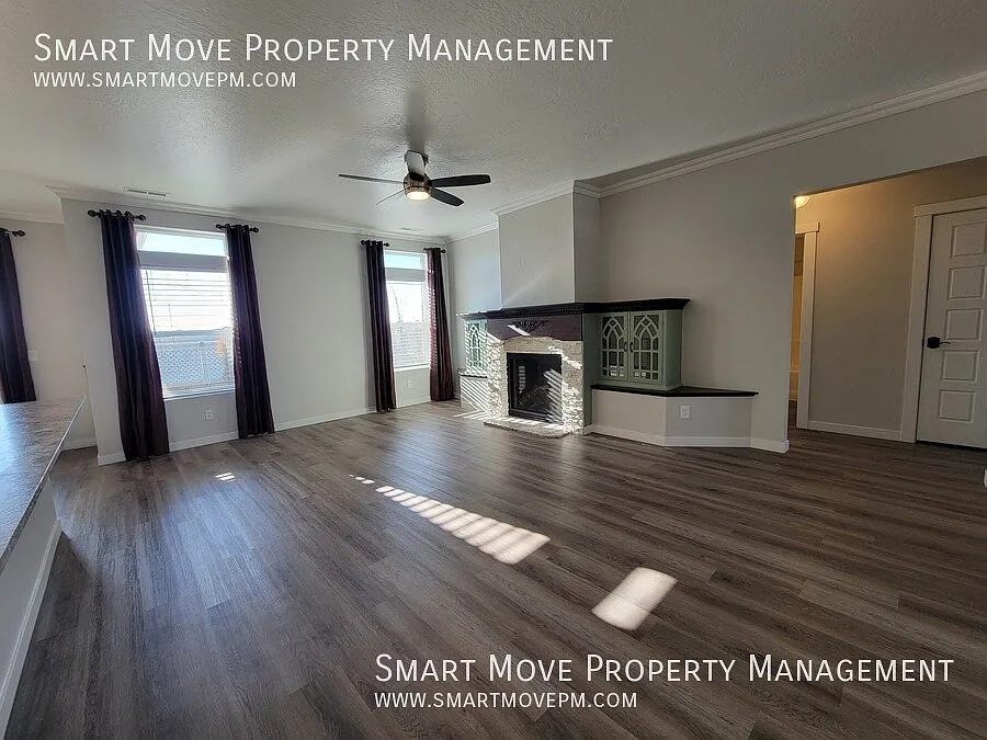 Stunning Meridian 3 bd with flex room. Neighborhood Playground. Move In Credit! — Photo 4