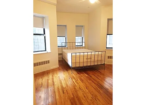 Rented by Warburg | media 26