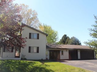 W6017 Mariner Hills Trl, Elkhorn, WI 53121