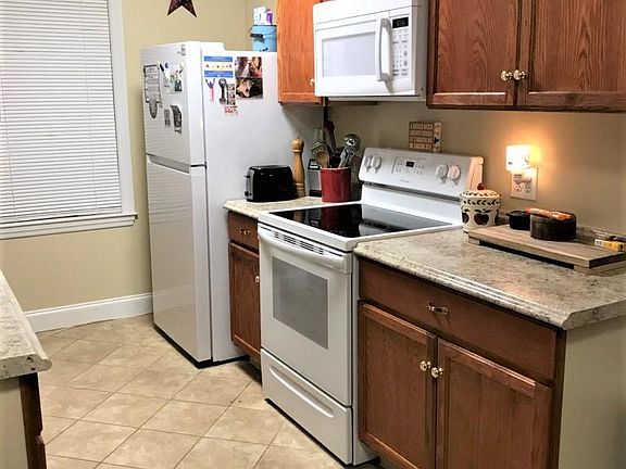 3rd image of 4516 Eden Dr NW