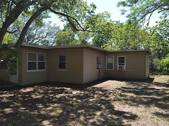 3rd image of 104 N Lancelot Ave