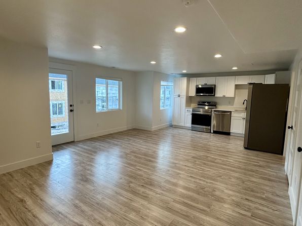 2956 N Vervain Ln #BASEMENT