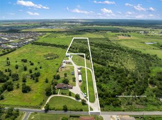 925 N 1st St, Jarrell, TX 76537