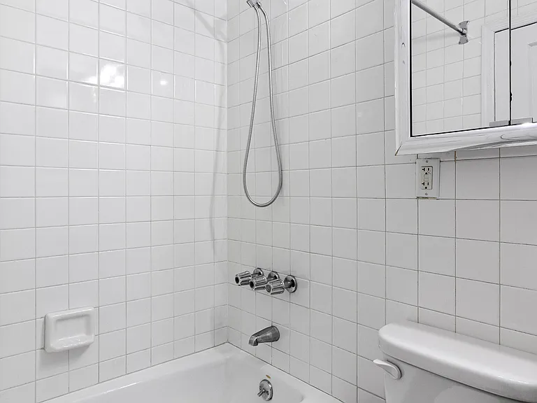 437 Park Ave S #4R — Photo 7