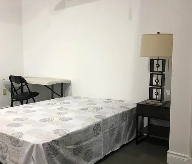 253 Palmerston Ave #MAIN FL BR — Photo 1