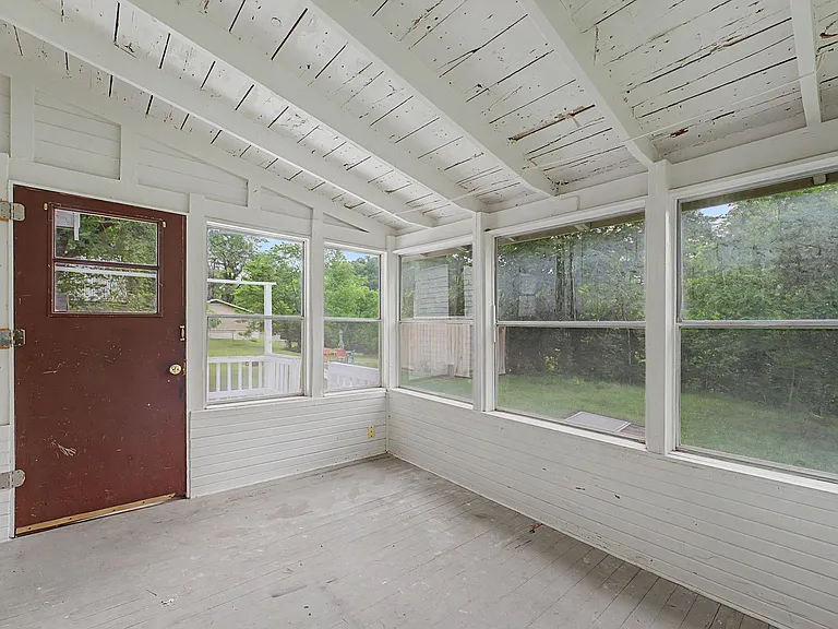 810 King Ave — Photo 21