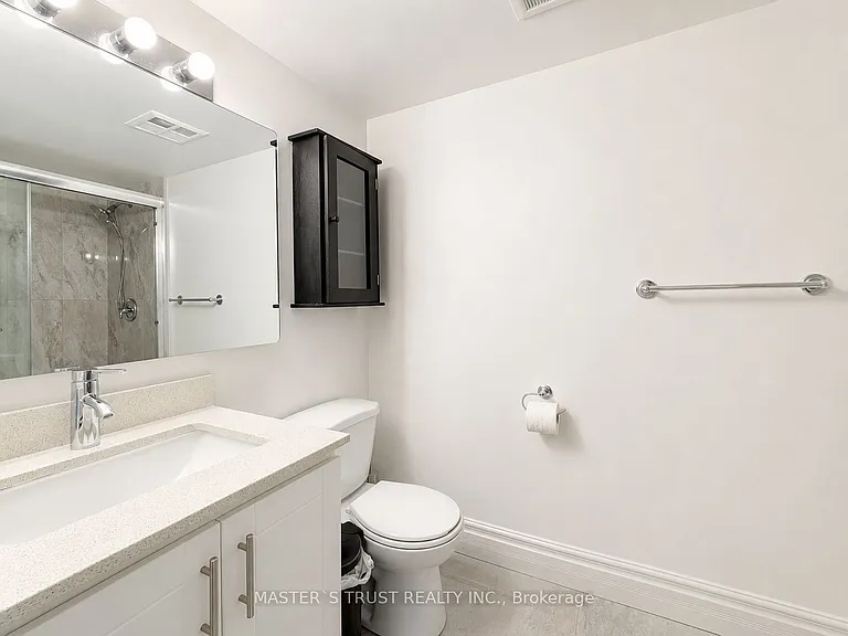 117 Gerrard St E #413 — Photo 15