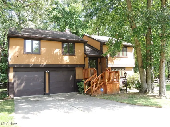 3025 Pirates Cv, Aurora, OH 44202