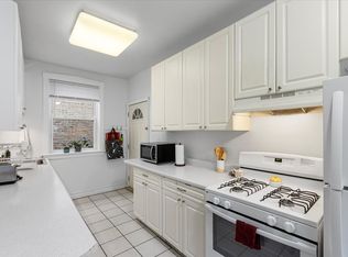 6654 N Newgard Ave APT 1, Chicago, IL 60626
