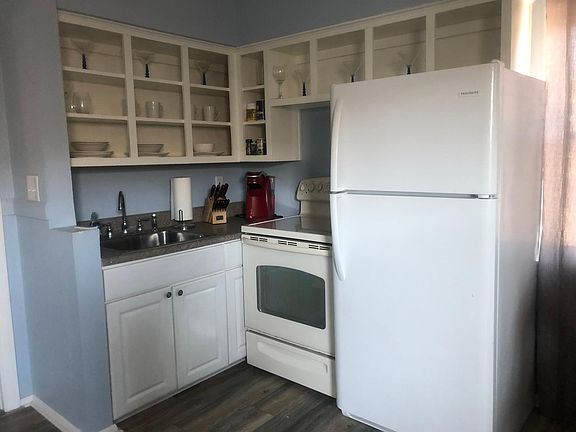 3rd image of 1353 E Ocean View Ave APT 8