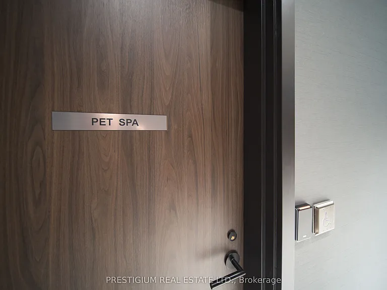 500 Dupont St #303 — Photo 29
