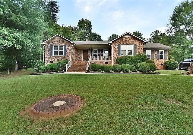 1st image of 630 Somerset Ct