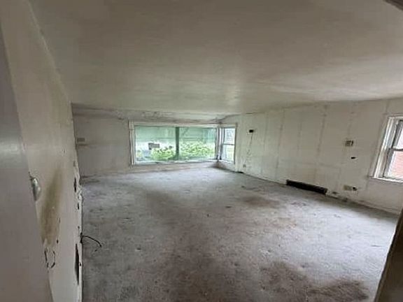 5th image of 417 48th Ave