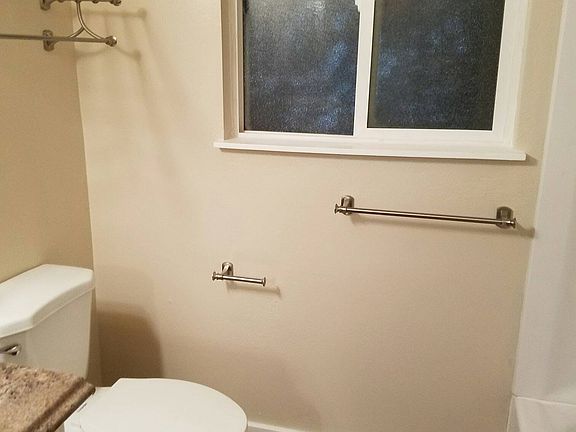 3rd image of 1120 SE Baseline St Unit C