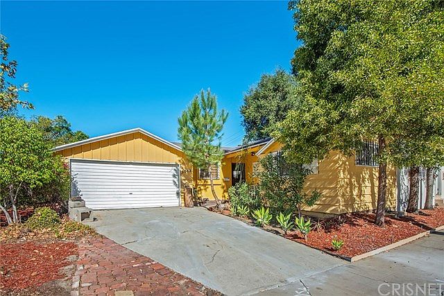 Westfield Topanga Carport (2022)