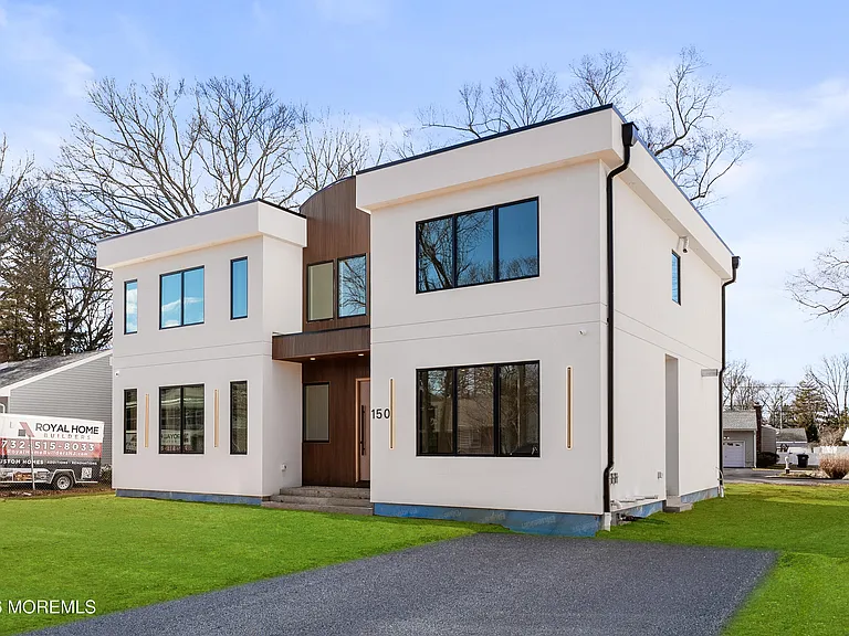 150 Ampere Ave — Photo 1
